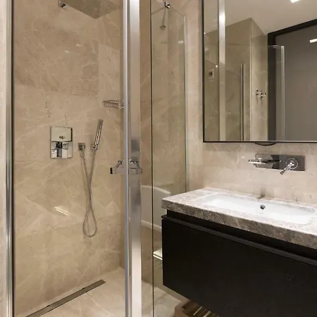 Szálloda The Fortyfive Business & 4*