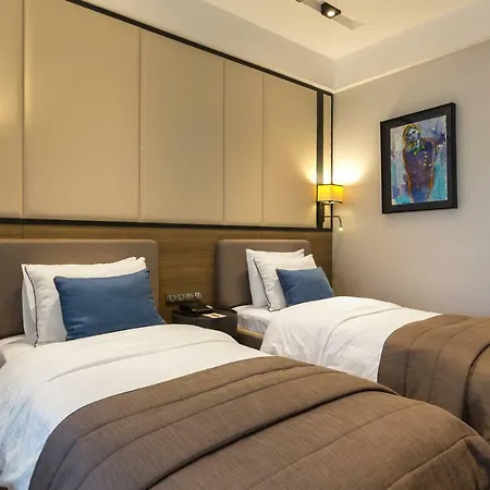 Szálloda The Fortyfive Business & 4*