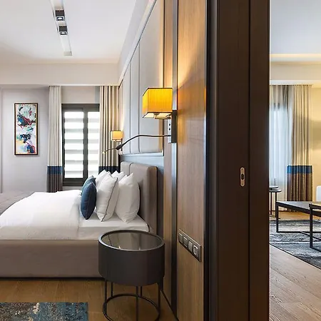 The Fortyfive Business & 4* مانيسا