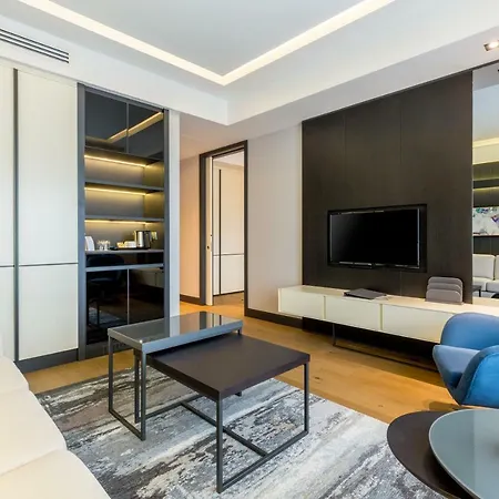 Hotel The Fortyfive Business & 4*