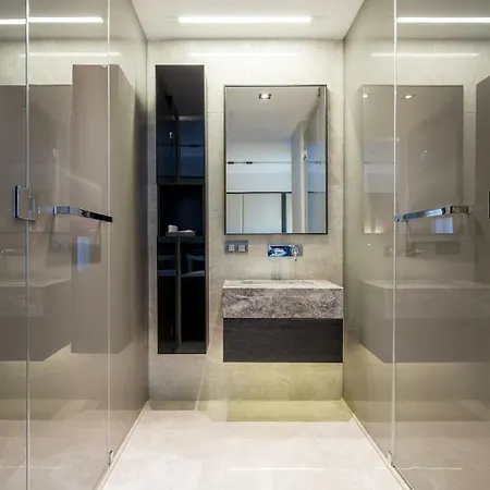 Otel The Fortyfive Business &