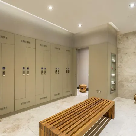 Hotel The Fortyfive Business &