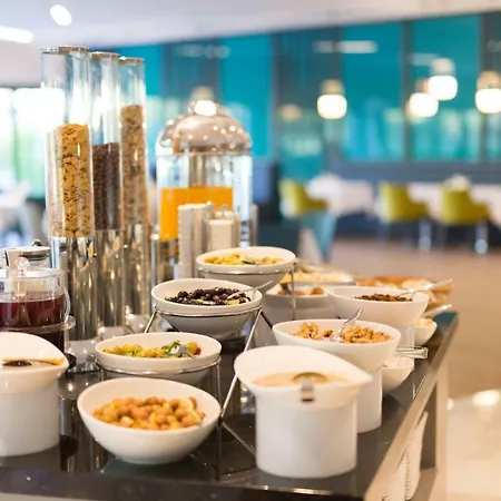 The Fortyfive Business & Otel 4*