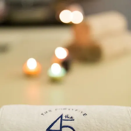 The Fortyfive Business & Отель