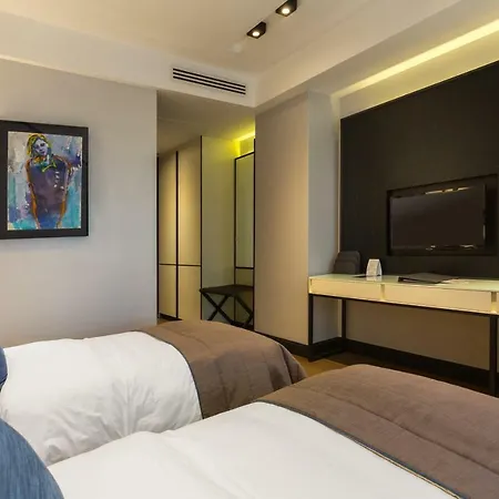 The Fortyfive Business & Otel