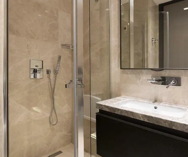 Szálloda The Fortyfive Business & 4*