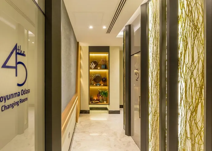 Szálloda The Fortyfive Business & 4*